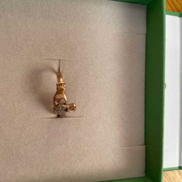 Rose gold & Diamond Claddaugh Irish  ring. Size 5.. sizable - Picture 4 of 5